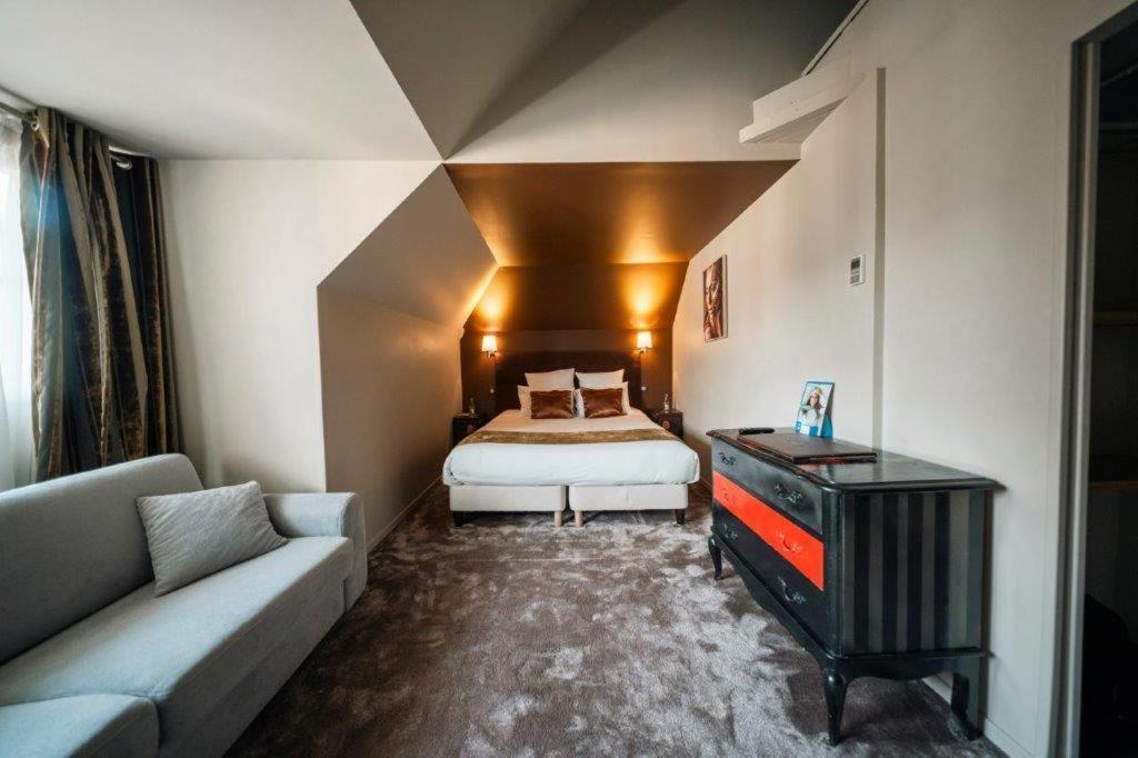 Brit Hotel Privilege Lisieux - La Villa Des Arts Dış mekan fotoğraf