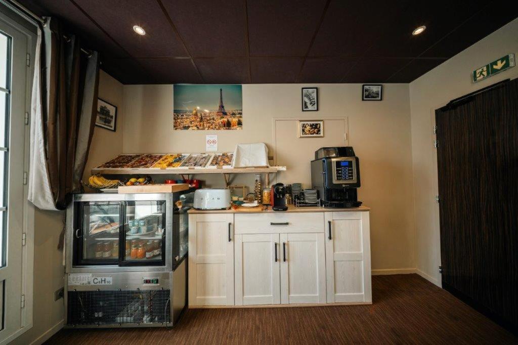Brit Hotel Privilege Lisieux - La Villa Des Arts Dış mekan fotoğraf