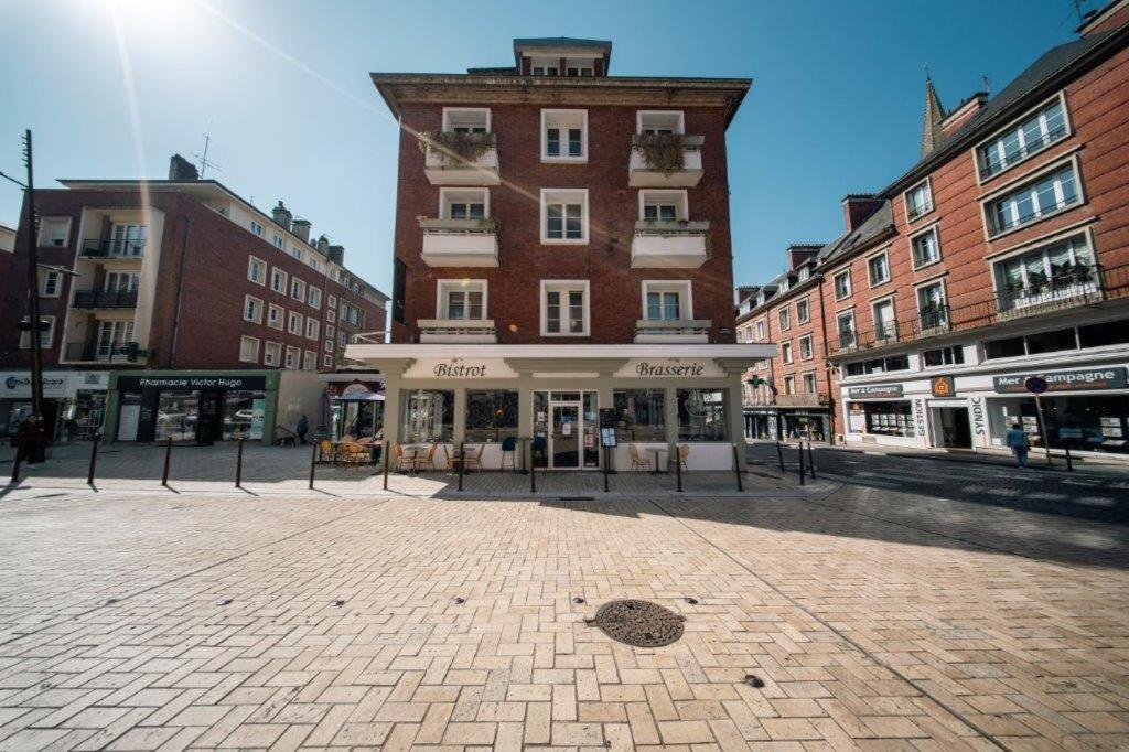 Brit Hotel Privilege Lisieux - La Villa Des Arts Dış mekan fotoğraf