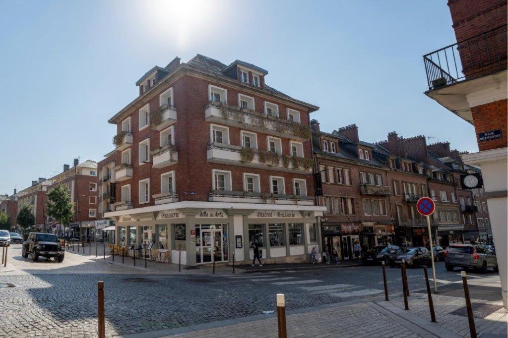 Brit Hotel Privilege Lisieux - La Villa Des Arts Dış mekan fotoğraf