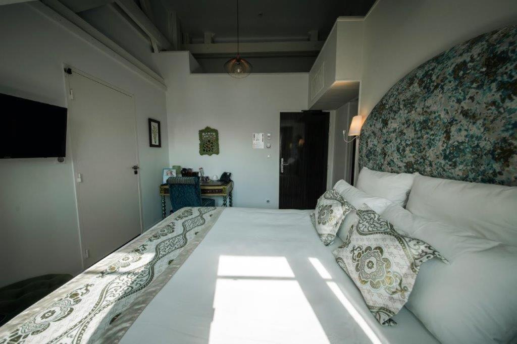 Brit Hotel Privilege Lisieux - La Villa Des Arts Dış mekan fotoğraf