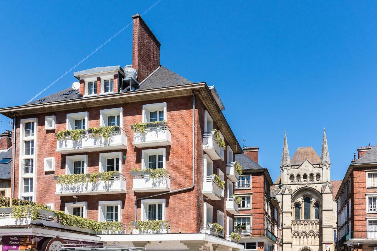 Brit Hotel Privilege Lisieux - La Villa Des Arts Dış mekan fotoğraf