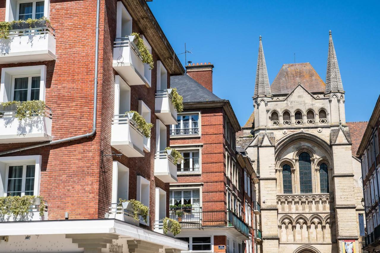 Brit Hotel Privilege Lisieux - La Villa Des Arts Dış mekan fotoğraf